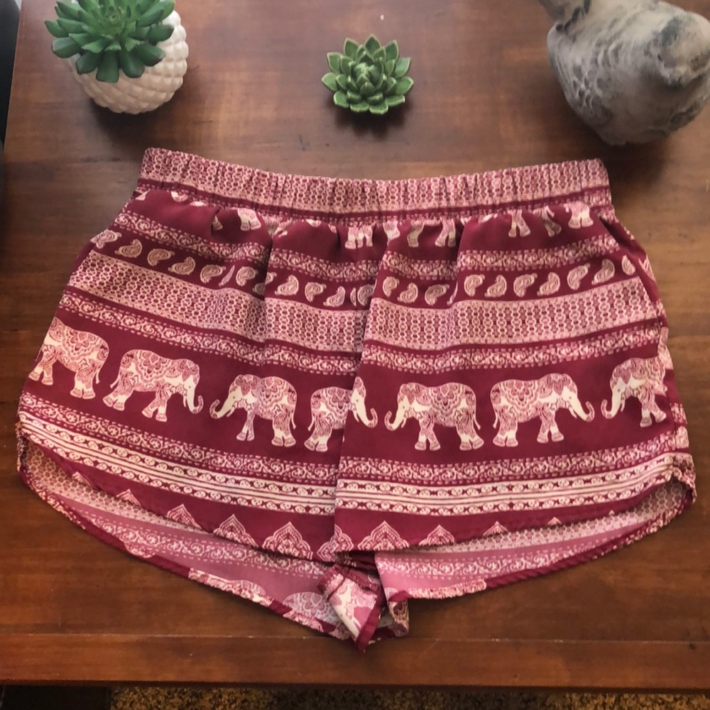Forever 21 printed shorts 🐘